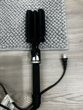 Babyliss PRO Triple Barrel Hair Waver in Black